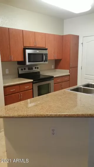 Photo #3: 6282596 Listing