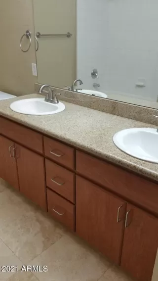 Photo #6: 6282596 Listing