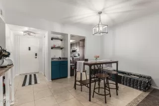 Photo #5: 6282805 Listing