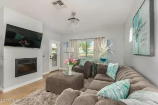 Photo #5: 6282882 Listing