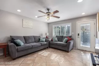 Photo #5: 6282903 Listing