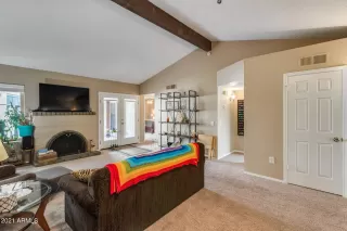 Photo #6: 6283318 Listing