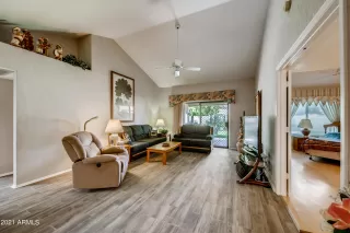 Photo #4: 6283499 Listing