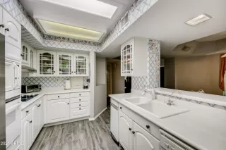 Photo #5: 6283499 Listing