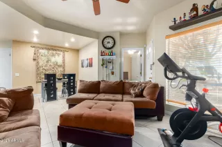 Photo #5: 6283733 Listing