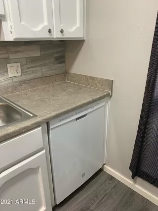 Photo #4: 6283915 Listing