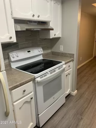 Photo #5: 6283915 Listing