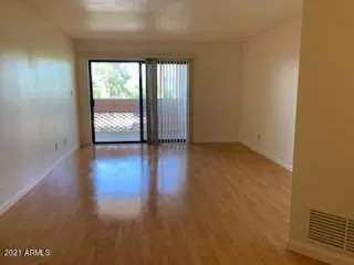 Photo #6: 6284036 Listing