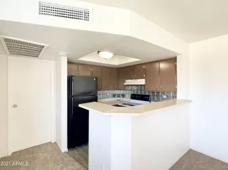 Photo #2: 6284039 Listing