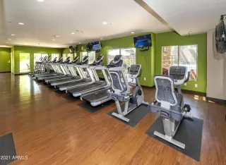 Photo #6: 6284133 Listing