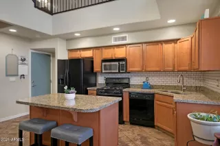 Photo #2: 6284193 Listing