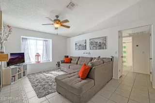 Photo #4: 6284387 Listing