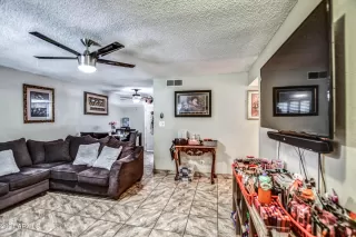 Photo #5: 6284594 Listing