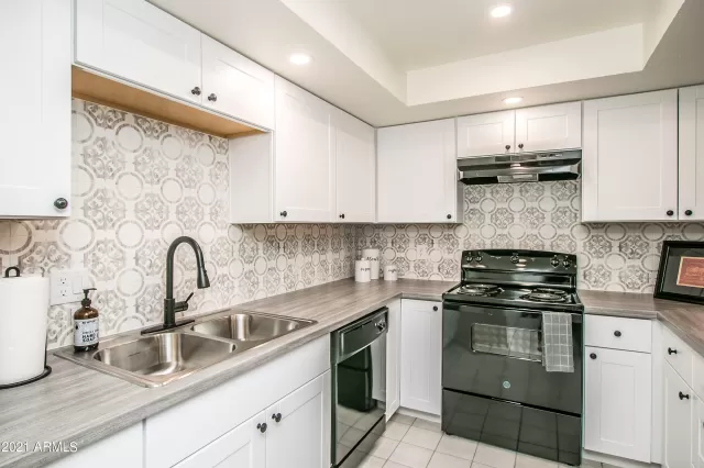 MLS: 6284714 Condo For Sale