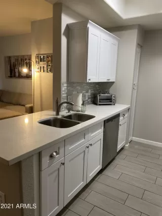 Photo #5: 6284842 Listing