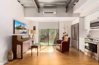 Photo #1: 6284896 Listing 