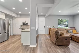 Photo #3: 6284942 Listing