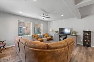 Photo #5: 6284942 Listing