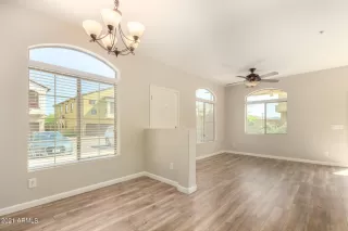 Photo #6: 6285096 Listing