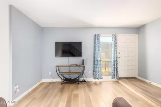 Photo #2: 6285107 Listing