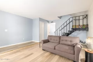 Photo #3: 6285107 Listing