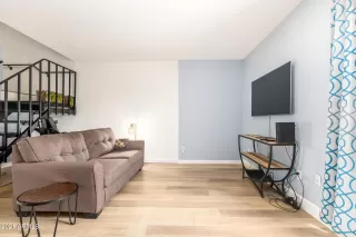 Photo #4: 6285107 Listing