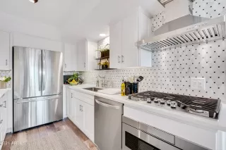 Photo #6: 6285135 Listing
