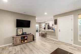 Photo #5: 6285217 Listing