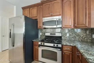 Photo #4: 6285401 Listing