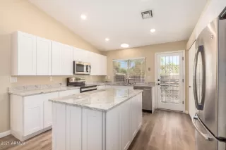 Photo #1: 6285425 Listing