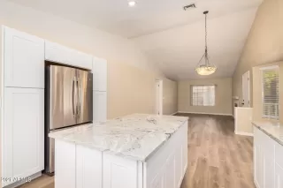 Photo #6: 6285425 Listing