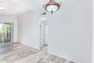 Photo #5: 6285428 Listing