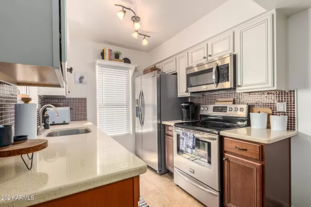 MLS: 6285487 Condo For Sale