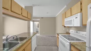 Photo #5: 6285509 Listing