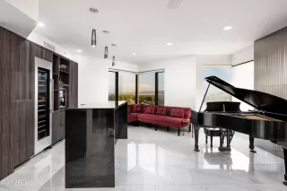 Photo #2: 6285634 Listing