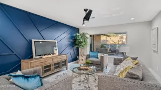 Photo #2: 6285675 Listing