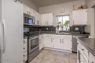 Photo #3: 6285857 Listing