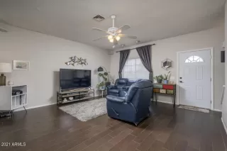 Photo #6: 6285857 Listing