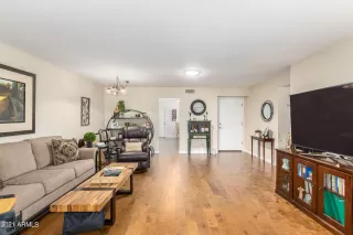 Photo #2: 6285944 Listing 