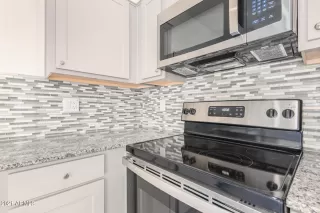 Photo #6: 6286113 Listing