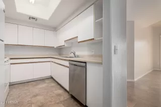 Photo #5: 6286184 Listing