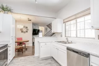 Photo #4: 6286394 Listing