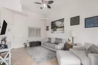 Photo #4: 6286847 Listing