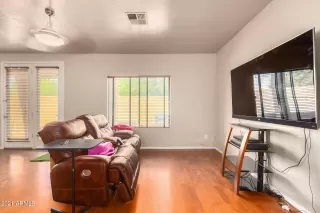 Photo #4: 6287248 Listing