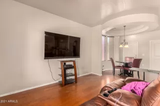 Photo #5: 6287248 Listing