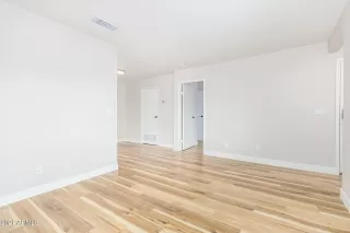 Photo #6: 6287373 Listing 