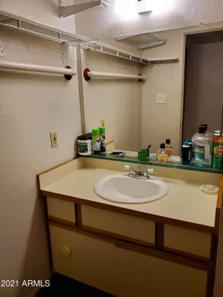 Photo #5: 6287522 Listing