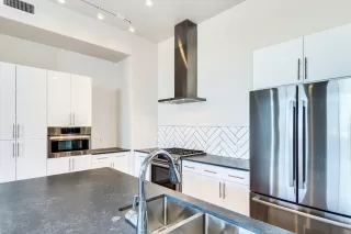 Photo #2: 6287579 Listing