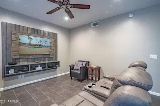 Photo #4: 6287626 Listing