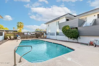 Photo #2: 6287725 Listing